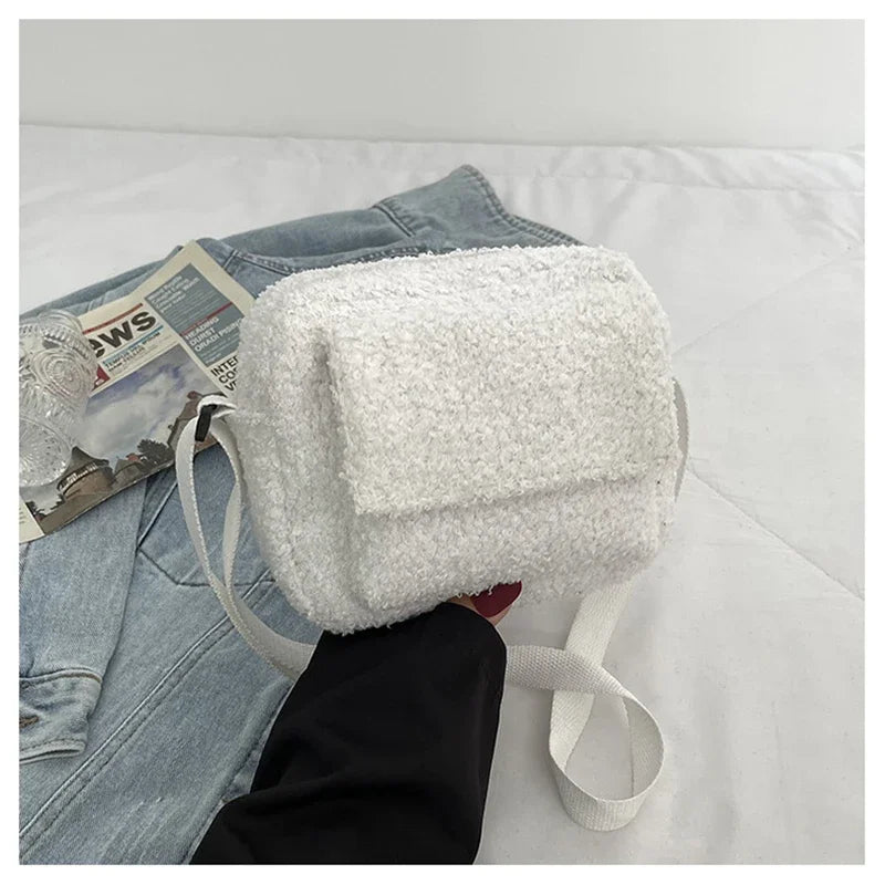 Crossbody Taske i Plys – Fluffy, Luksuriøs og Kompakt - My Store
