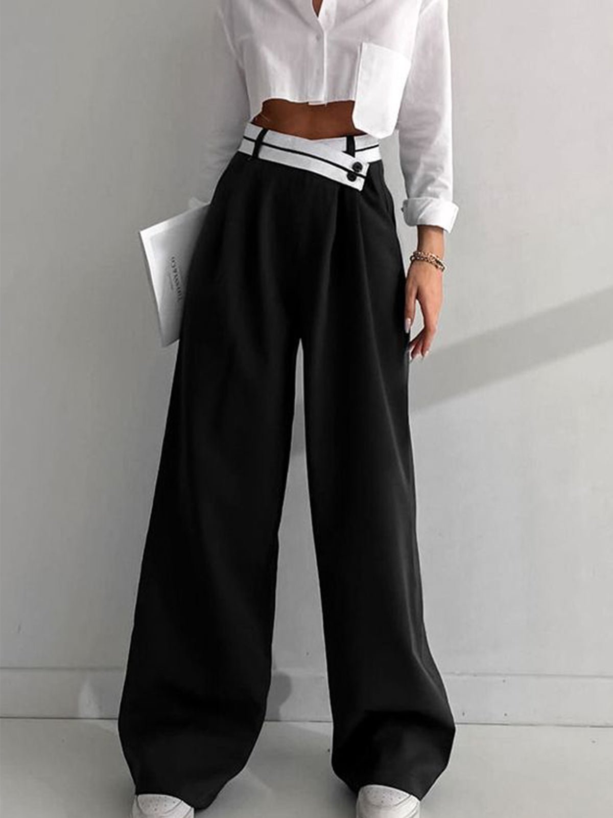 Women's asymmetric wide-leg trousers in Black