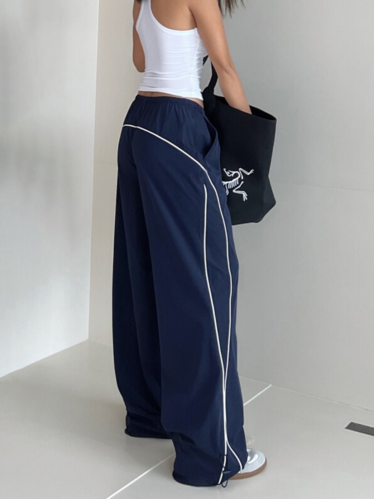 Women's sporty drawstring trousers in Blue