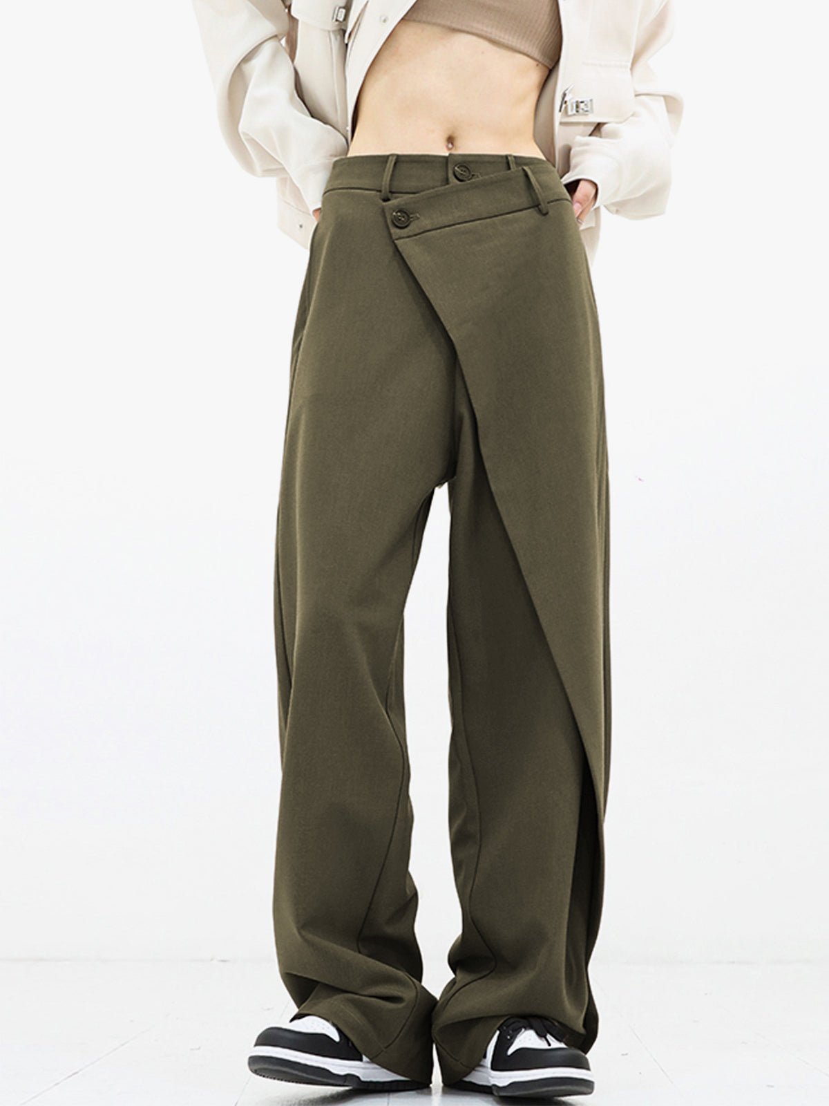 Women's wide-leg trousers with decorative buttons in Green – view 11