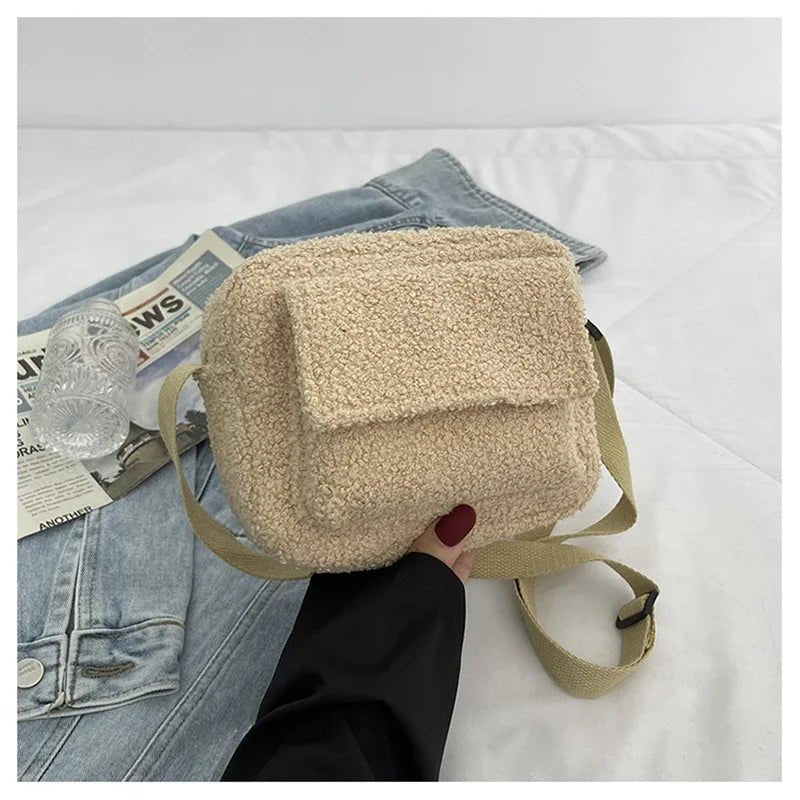 Crossbody Taske i Plys – Fluffy, Luksuriøs og Kompakt - My Store