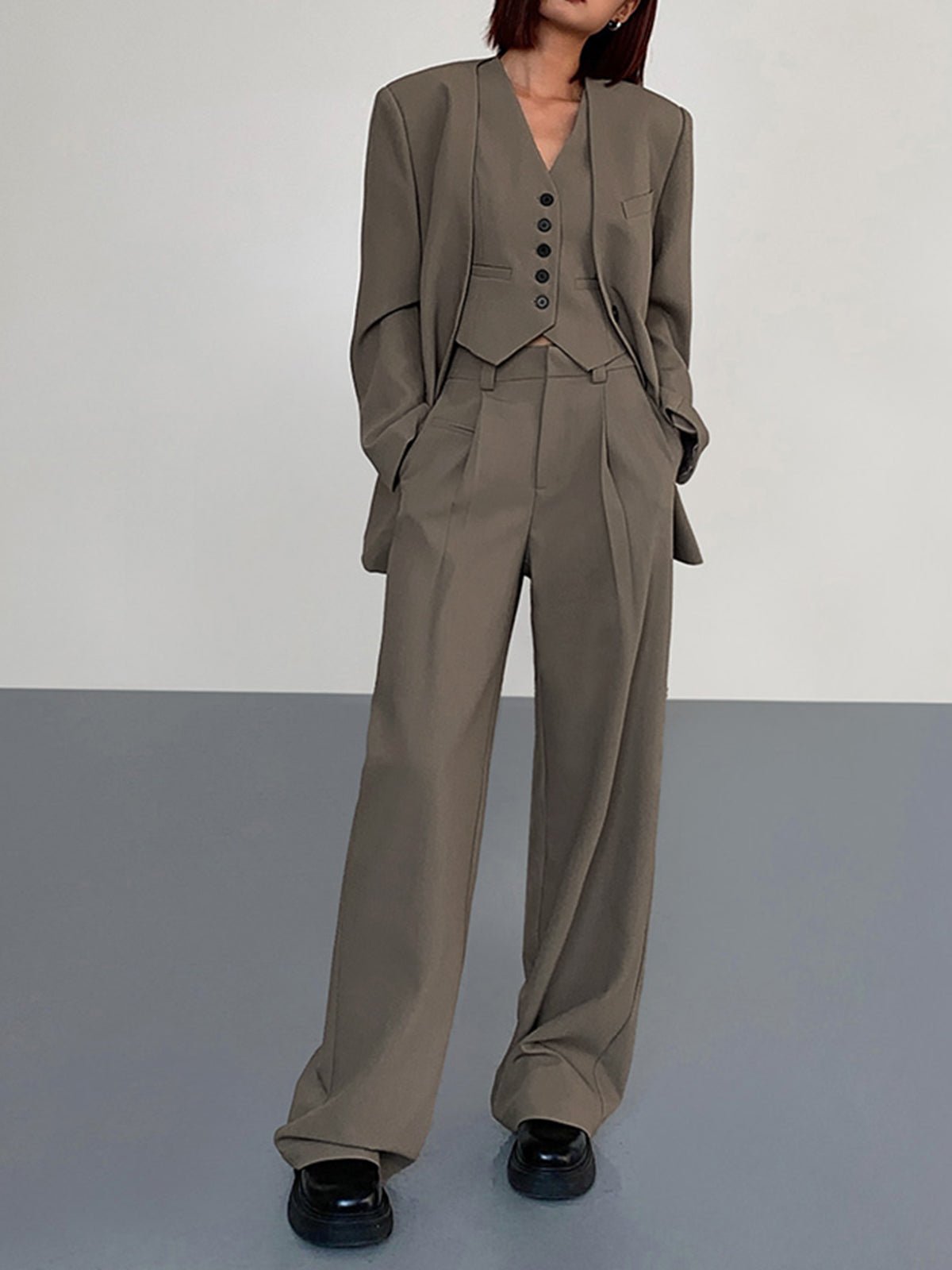 Women's pleated trousers – view 4