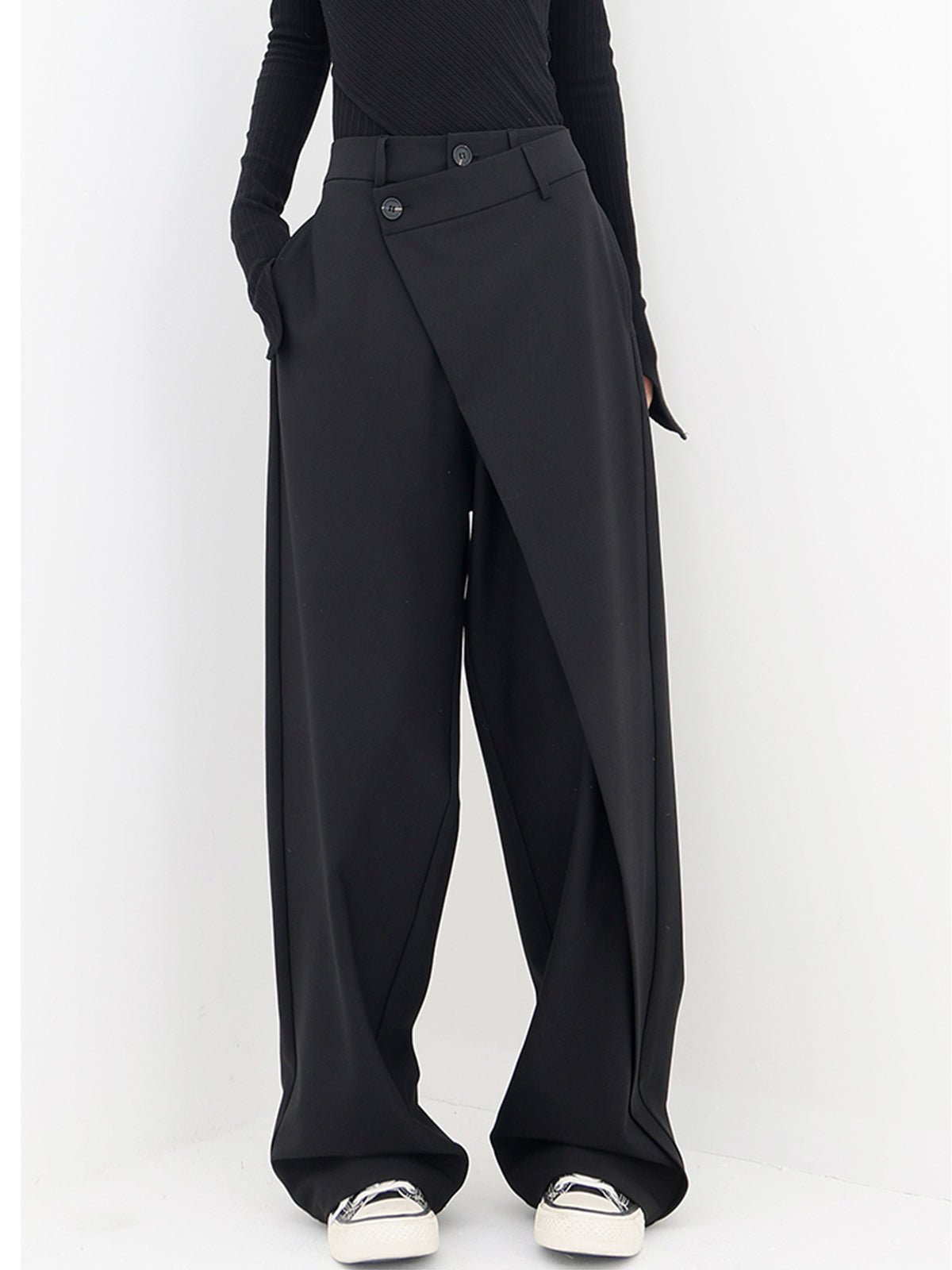 Women's wide-leg trousers with decorative buttons – view 2